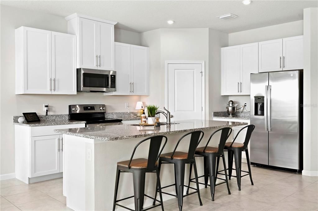 For Sale: $425,000 (4 beds, 2 baths, 2017 Square Feet)