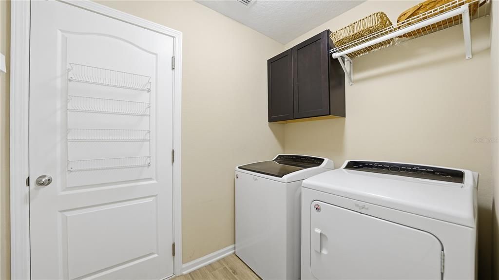 待售: $399,990 (3 贝兹, 3 浴室, 2057 平方英尺)