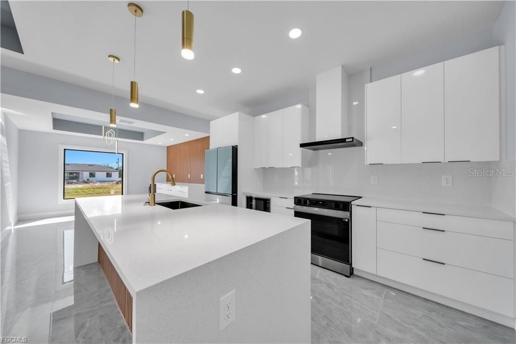 For Sale: $374,900 (3 beds, 2 baths, 1629 Square Feet)