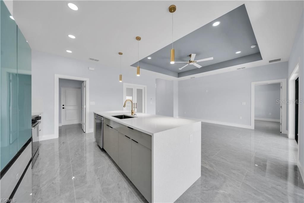 For Sale: $374,900 (3 beds, 2 baths, 1629 Square Feet)