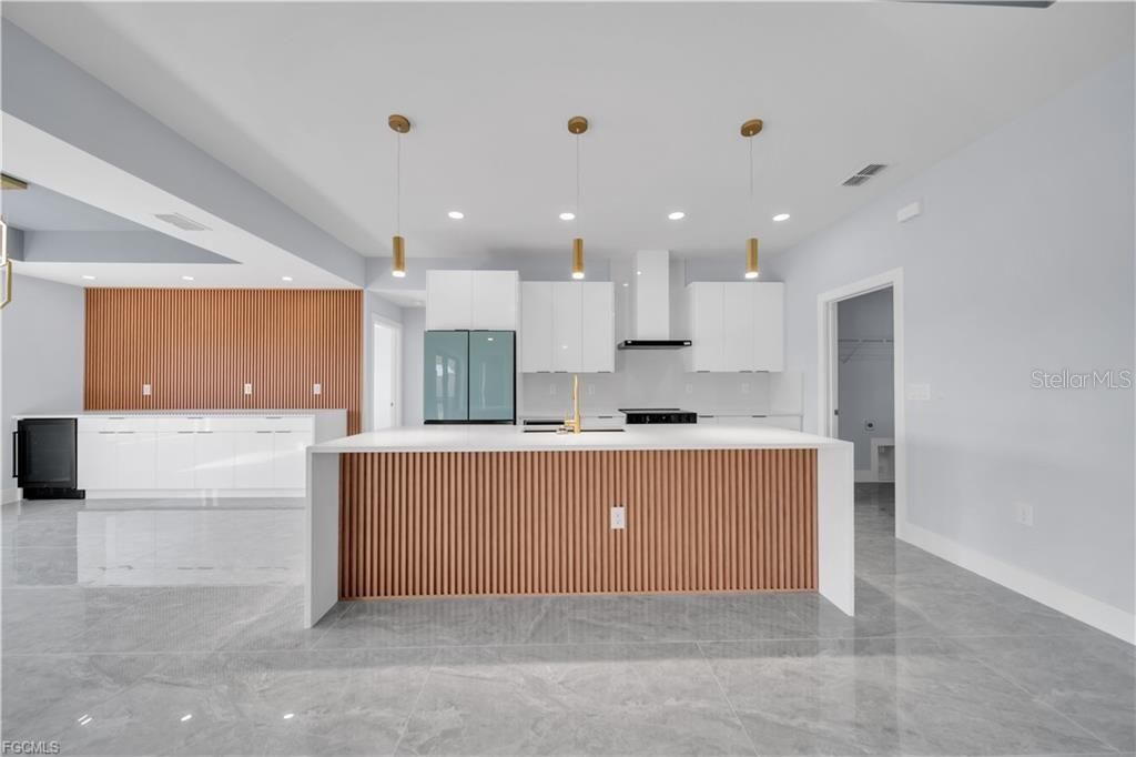 For Sale: $374,900 (3 beds, 2 baths, 1629 Square Feet)