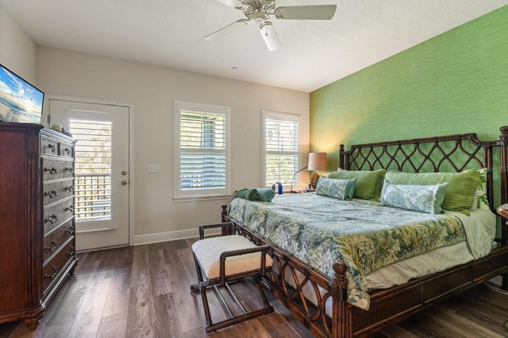 For Sale: $389,900 (3 beds, 2 baths, 2366 Square Feet)