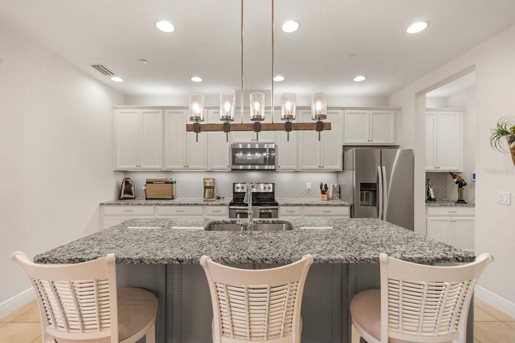 For Sale: $389,900 (3 beds, 2 baths, 2366 Square Feet)