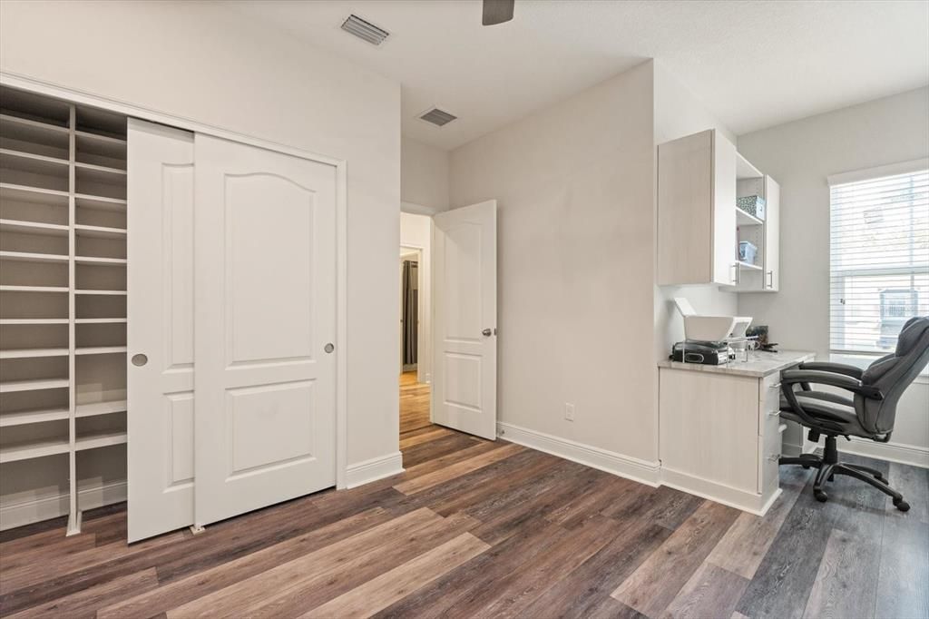 For Sale: $389,900 (3 beds, 2 baths, 2366 Square Feet)