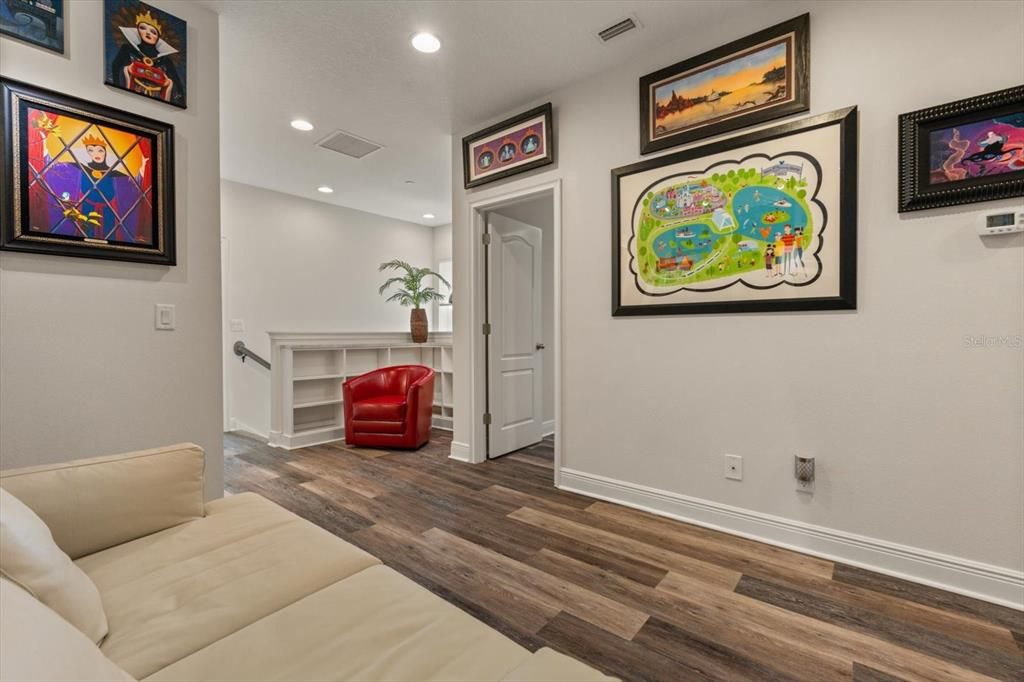 For Sale: $389,900 (3 beds, 2 baths, 2366 Square Feet)