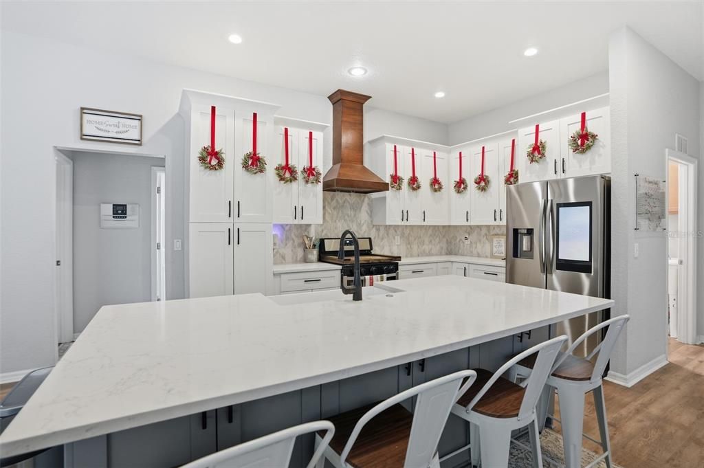 Activo con contrato: $625,000 (5 camas, 3 baños, 3624 Pies cuadrados)