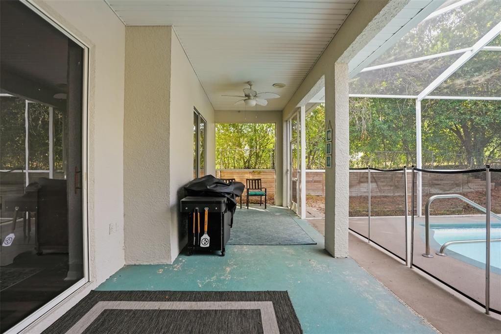 Activo con contrato: $625,000 (5 camas, 3 baños, 3624 Pies cuadrados)