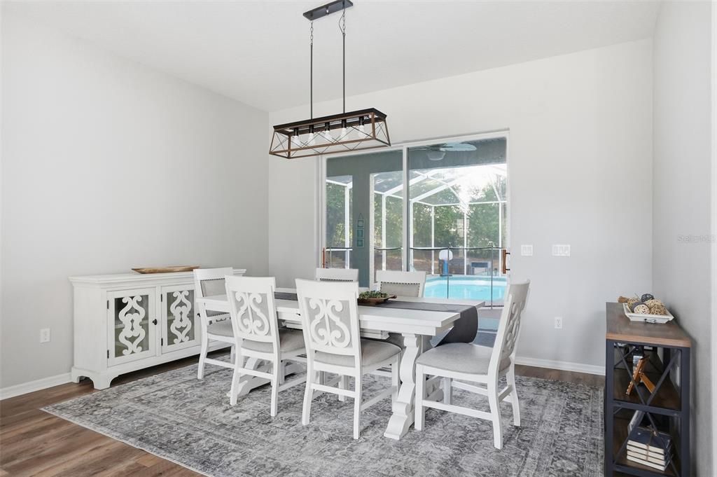 Activo con contrato: $625,000 (5 camas, 3 baños, 3624 Pies cuadrados)