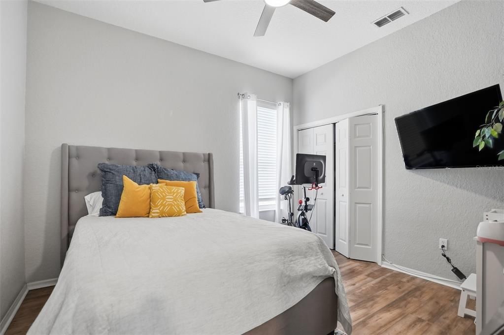 Activo con contrato: $625,000 (5 camas, 3 baños, 3624 Pies cuadrados)