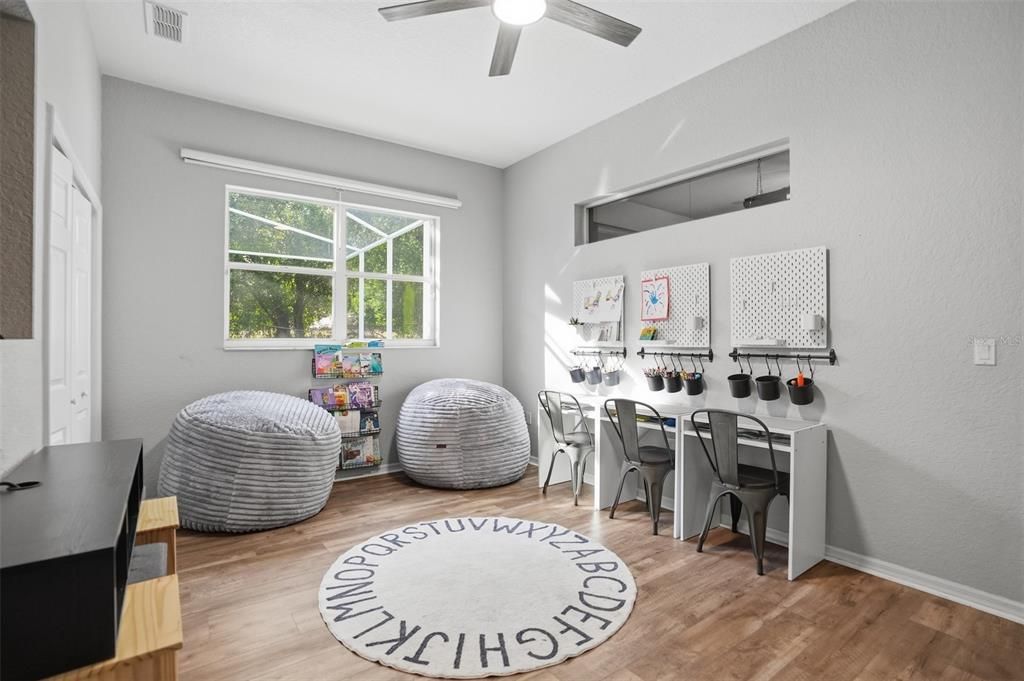 Activo con contrato: $625,000 (5 camas, 3 baños, 3624 Pies cuadrados)