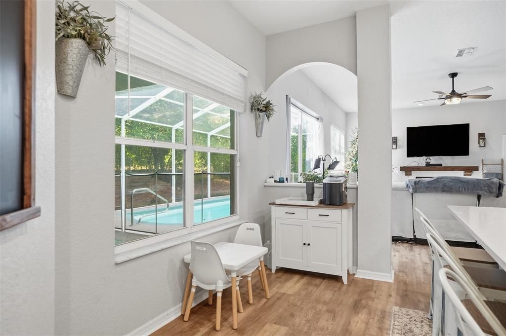 Activo con contrato: $625,000 (5 camas, 3 baños, 3624 Pies cuadrados)