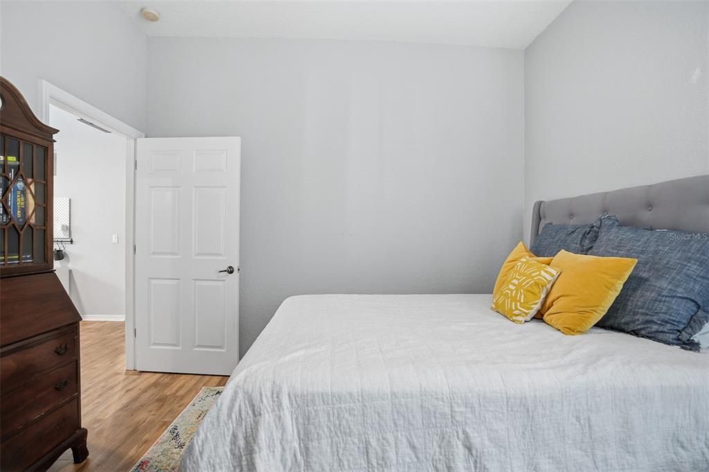 Activo con contrato: $625,000 (5 camas, 3 baños, 3624 Pies cuadrados)