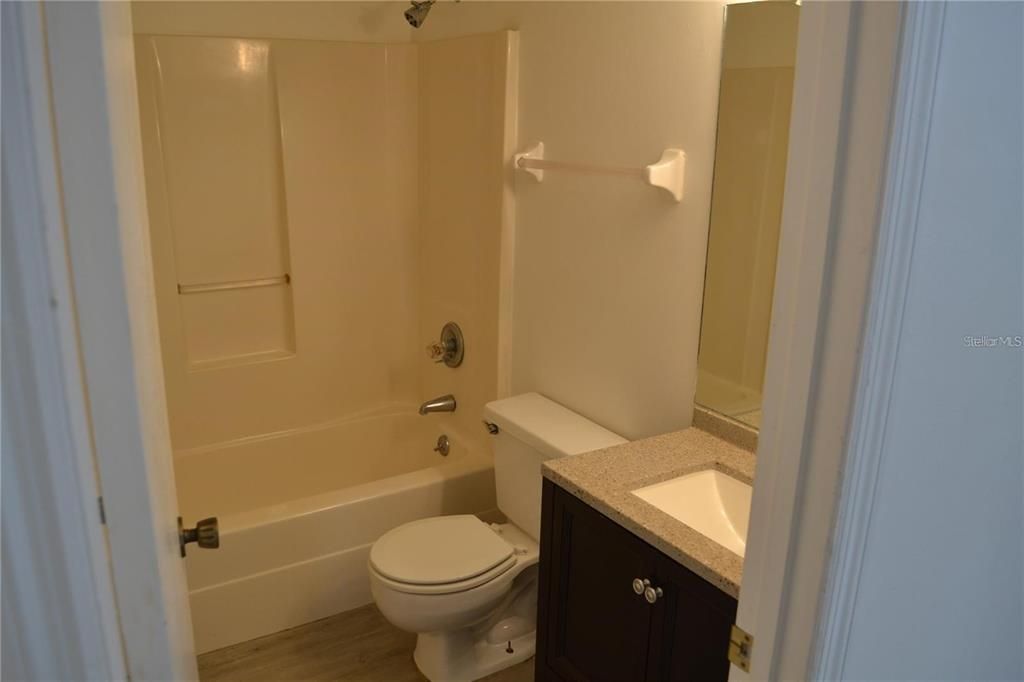 For Sale: $194,999 (3 beds, 3 baths, 1370 Square Feet)