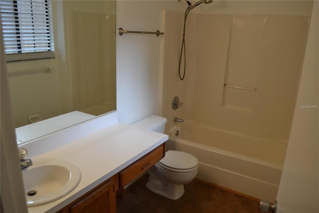 For Sale: $194,999 (3 beds, 3 baths, 1370 Square Feet)