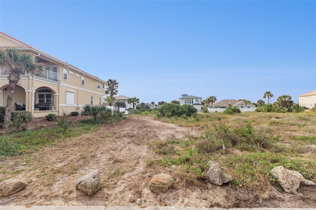 На продажу: $520,000 (0.26 acres)