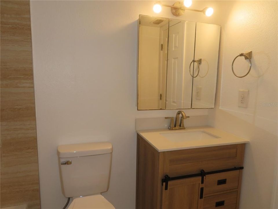 For Sale: $97,000 (1 beds, 1 baths, 700 Square Feet)