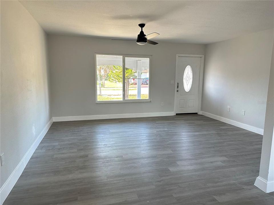 待售: $239,900 (3 贝兹, 2 浴室, 1320 平方英尺)