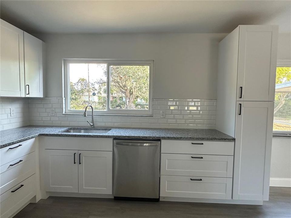 待售: $239,900 (3 贝兹, 2 浴室, 1320 平方英尺)