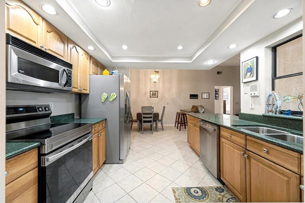 For Sale: $525,000 (3 beds, 2 baths, 1757 Square Feet)