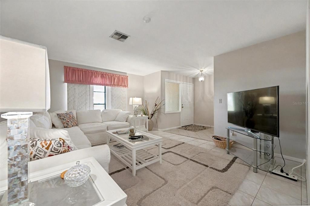 For Sale: $525,000 (3 beds, 2 baths, 1757 Square Feet)