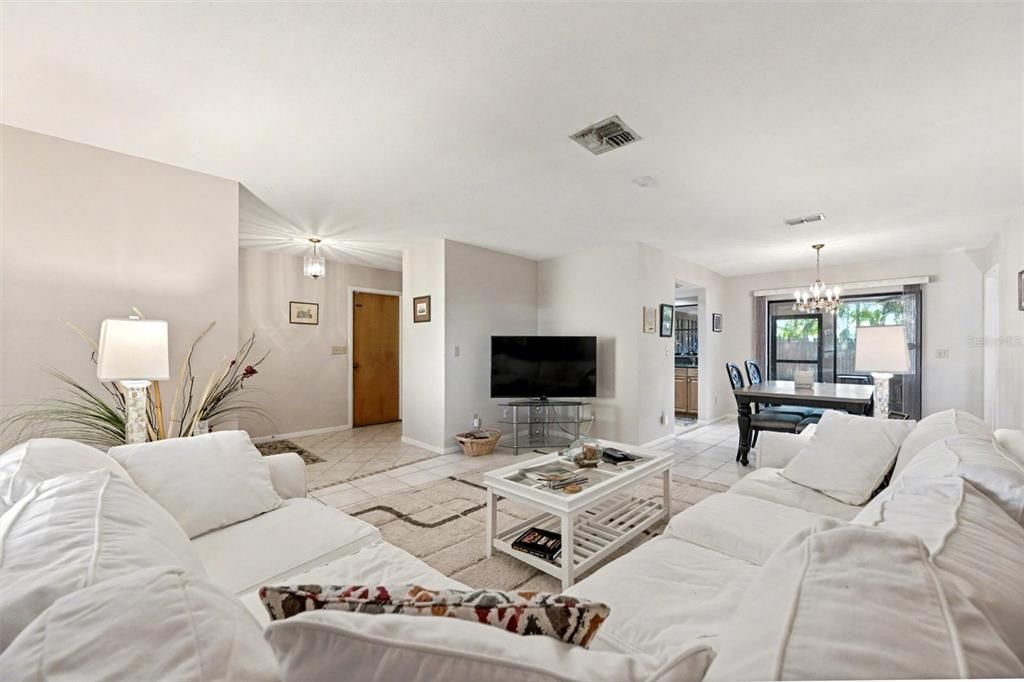 For Sale: $525,000 (3 beds, 2 baths, 1757 Square Feet)