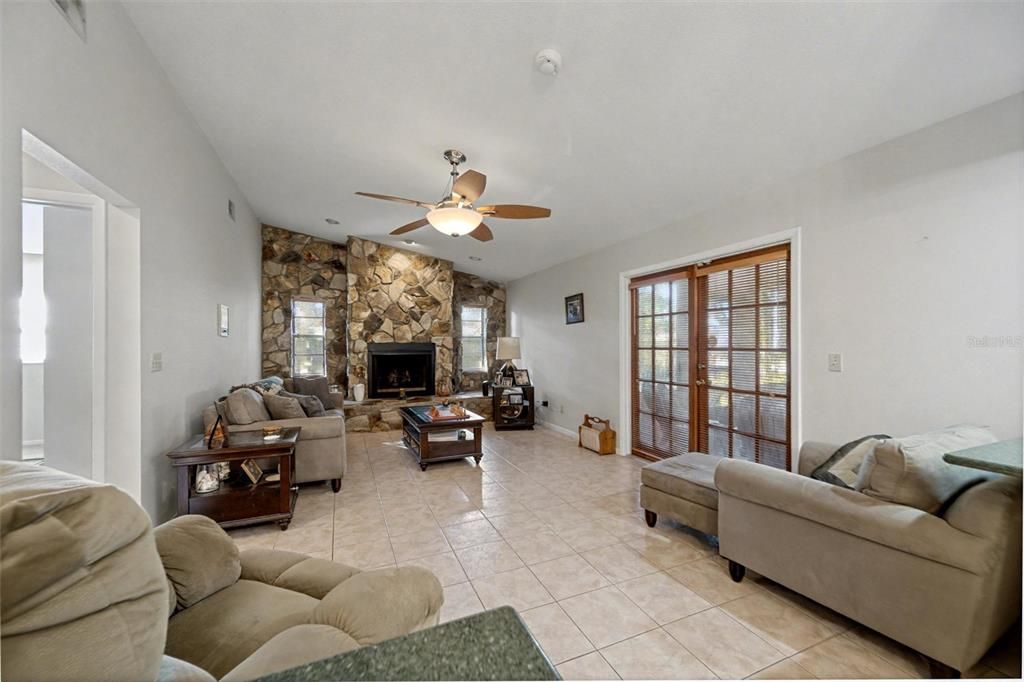 For Sale: $525,000 (3 beds, 2 baths, 1757 Square Feet)