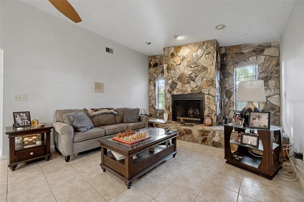 For Sale: $525,000 (3 beds, 2 baths, 1757 Square Feet)