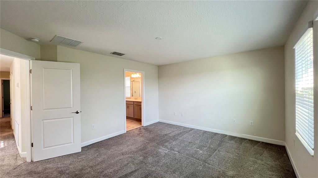 For Sale: $515,000 (4 beds, 3 baths, 2042 Square Feet)