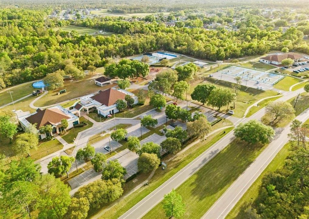 待售: $315,000 (4 贝兹, 3 浴室, 1865 平方英尺)