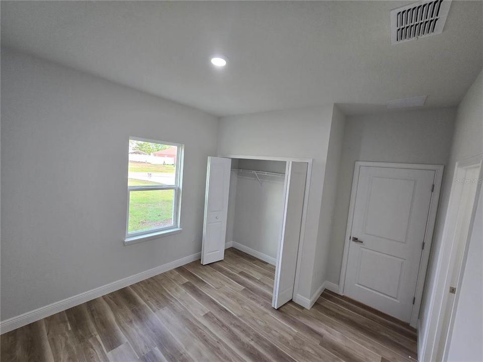 待售: $315,000 (4 贝兹, 3 浴室, 1865 平方英尺)