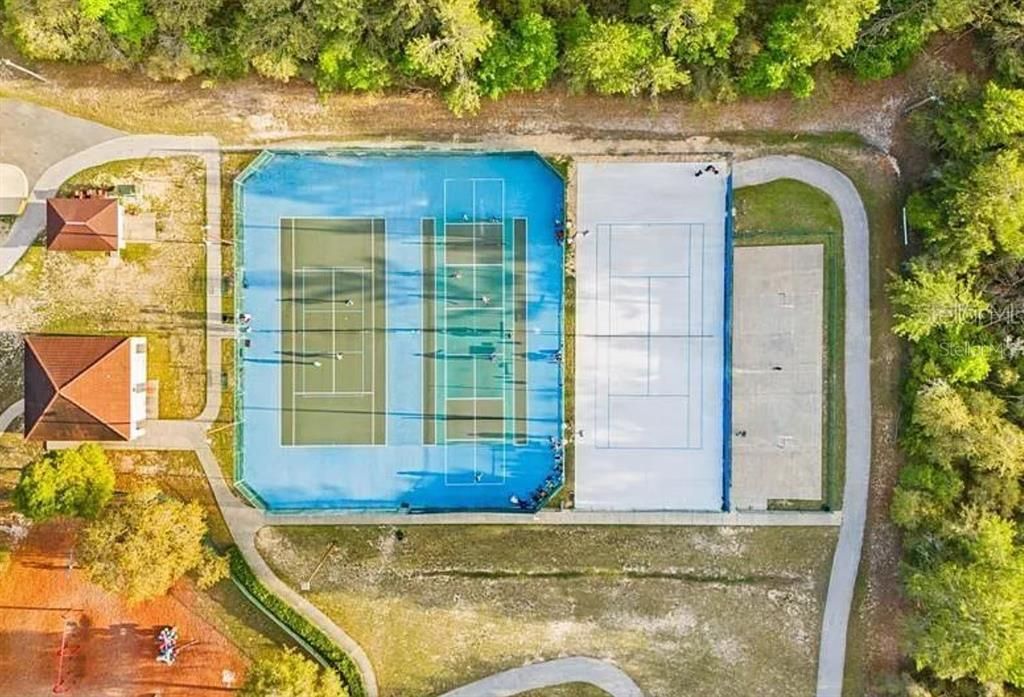 待售: $315,000 (4 贝兹, 3 浴室, 1865 平方英尺)