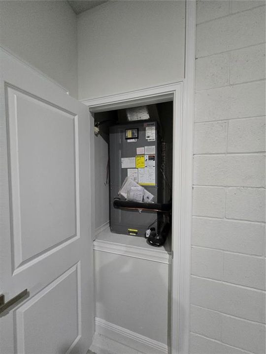 待售: $315,000 (4 贝兹, 3 浴室, 1865 平方英尺)