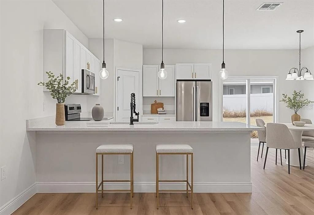 待售: $315,000 (4 贝兹, 3 浴室, 1865 平方英尺)