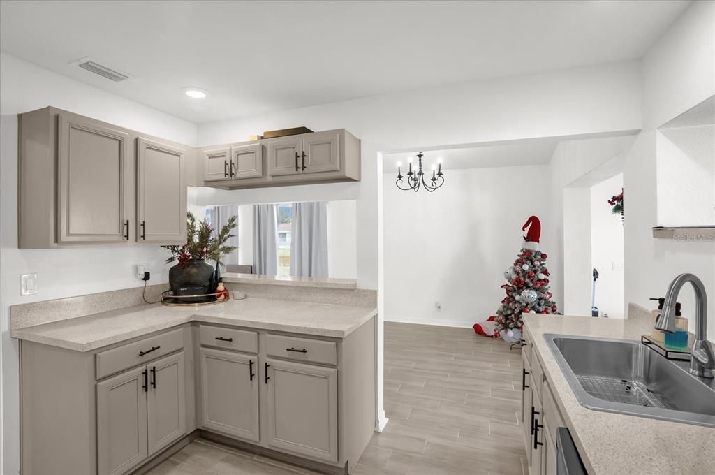 待售: $265,000 (3 贝兹, 2 浴室, 1488 平方英尺)