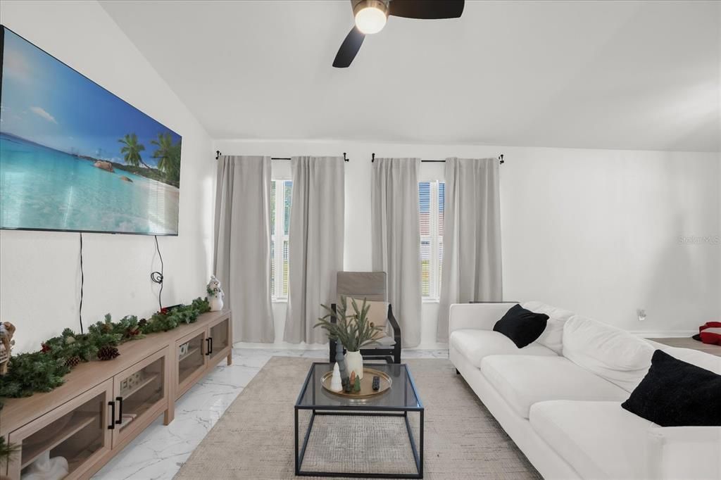 待售: $265,000 (3 贝兹, 2 浴室, 1488 平方英尺)