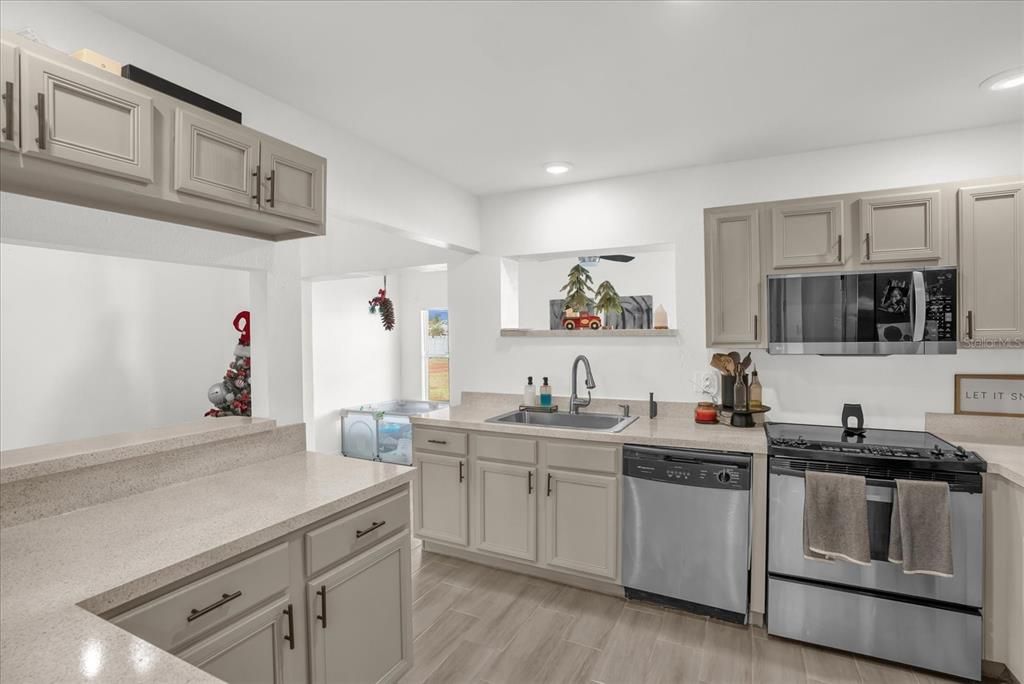 待售: $265,000 (3 贝兹, 2 浴室, 1488 平方英尺)