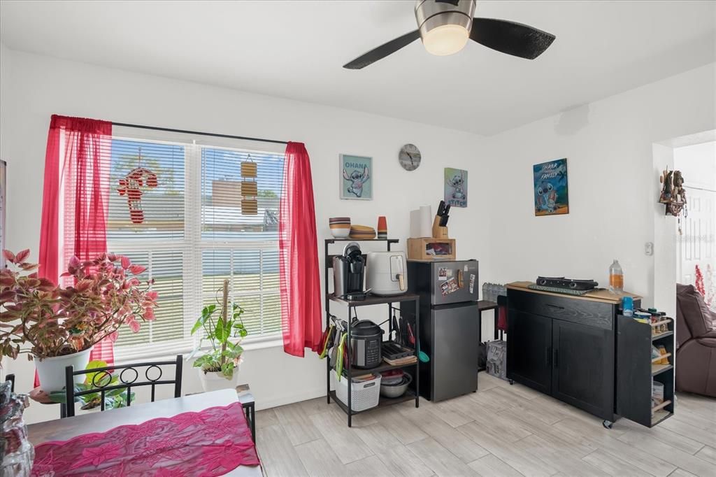 待售: $265,000 (3 贝兹, 2 浴室, 1488 平方英尺)