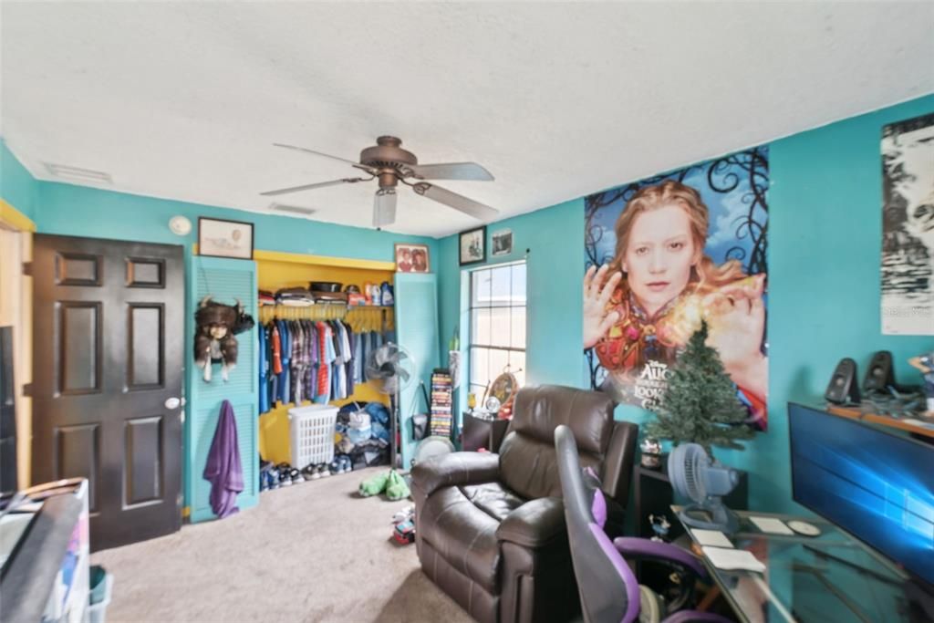 For Sale: $310,000 (3 beds, 2 baths, 1954 Square Feet)