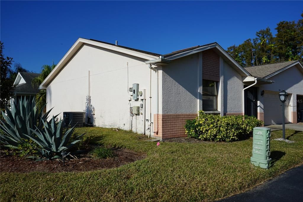 For Sale: $170,000 (2 beds, 2 baths, 1227 Square Feet)