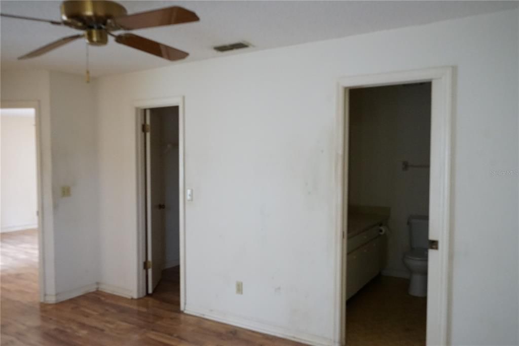 For Sale: $170,000 (2 beds, 2 baths, 1227 Square Feet)