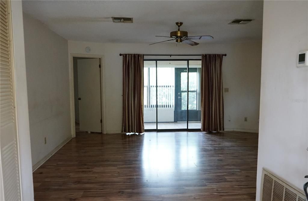 For Sale: $170,000 (2 beds, 2 baths, 1227 Square Feet)