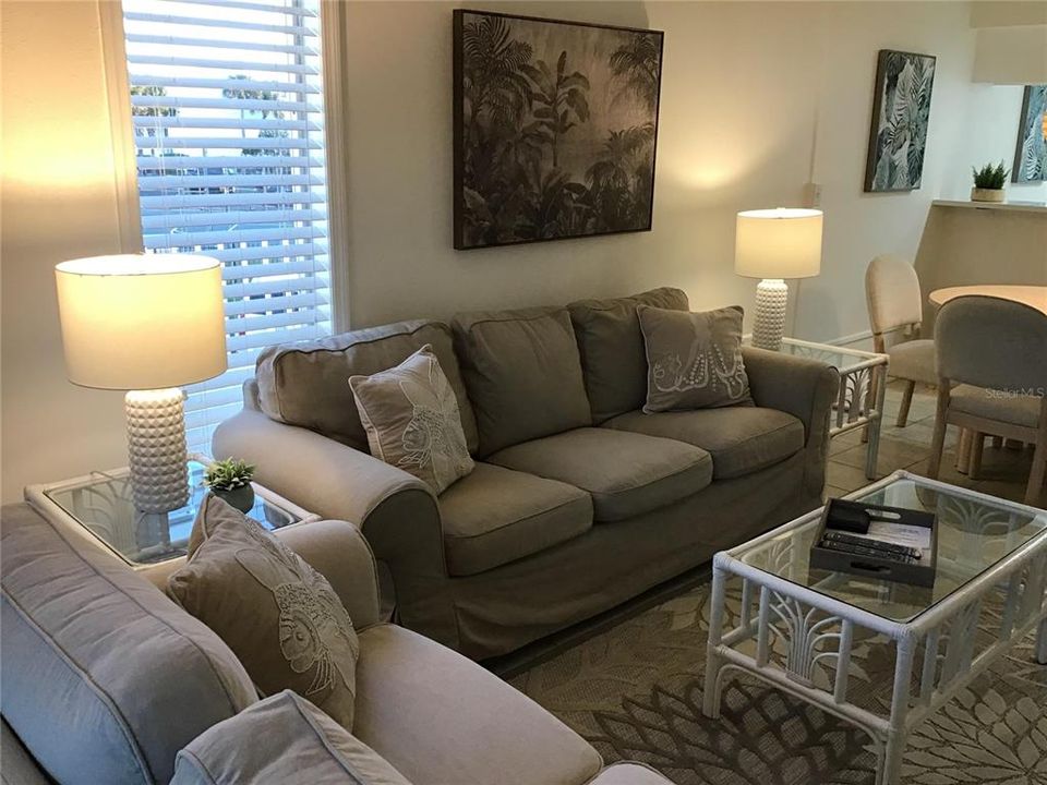 En Renta: $2,995 (2 camas, 2 baños, 889 Pies cuadrados)