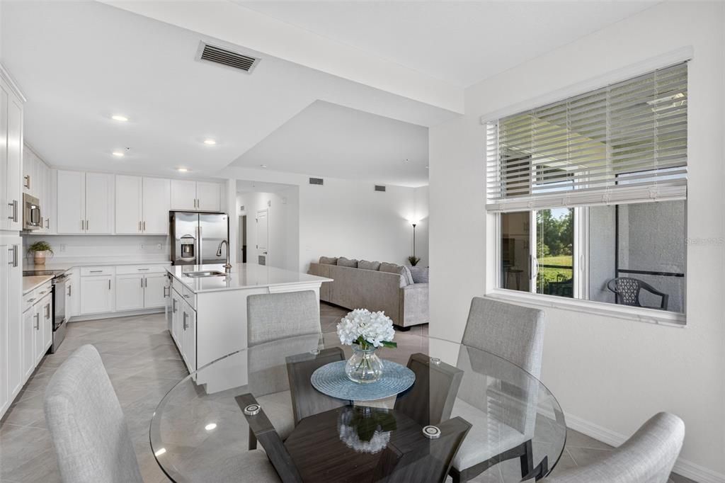 待售: $255,000 (2 贝兹, 2 浴室, 1180 平方英尺)