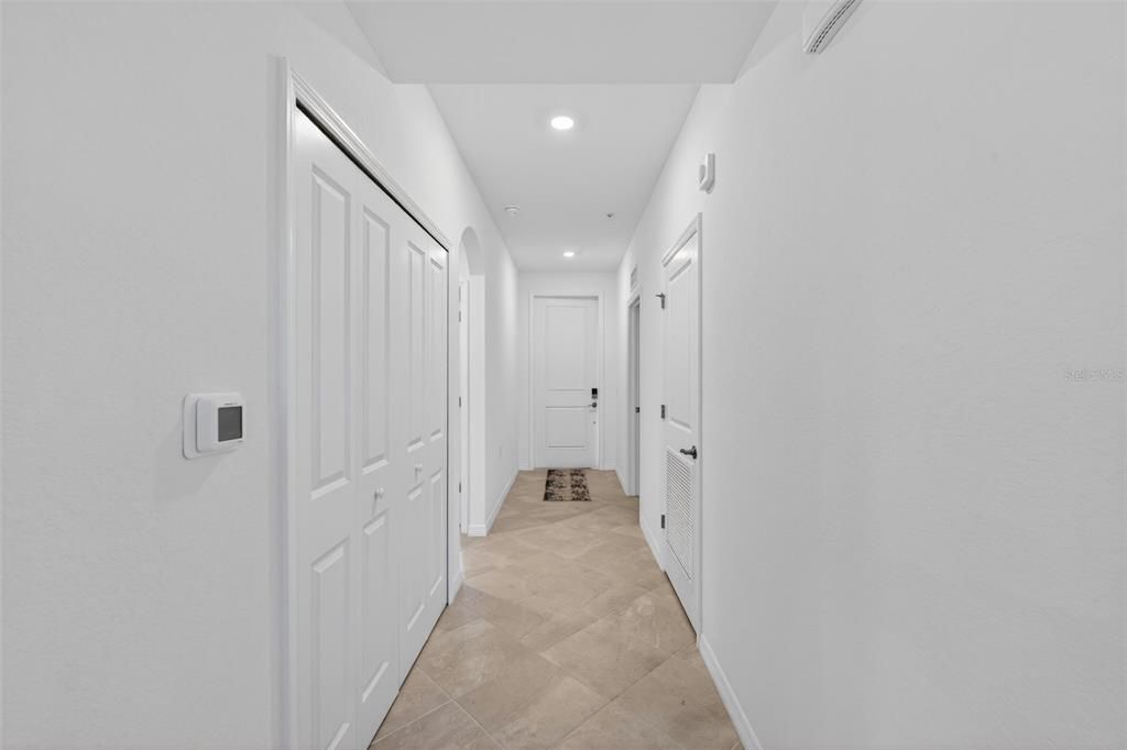 待售: $255,000 (2 贝兹, 2 浴室, 1180 平方英尺)