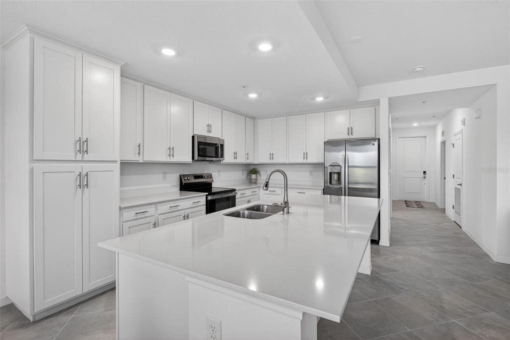 待售: $255,000 (2 贝兹, 2 浴室, 1180 平方英尺)