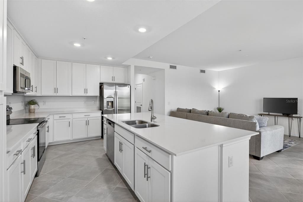 待售: $255,000 (2 贝兹, 2 浴室, 1180 平方英尺)