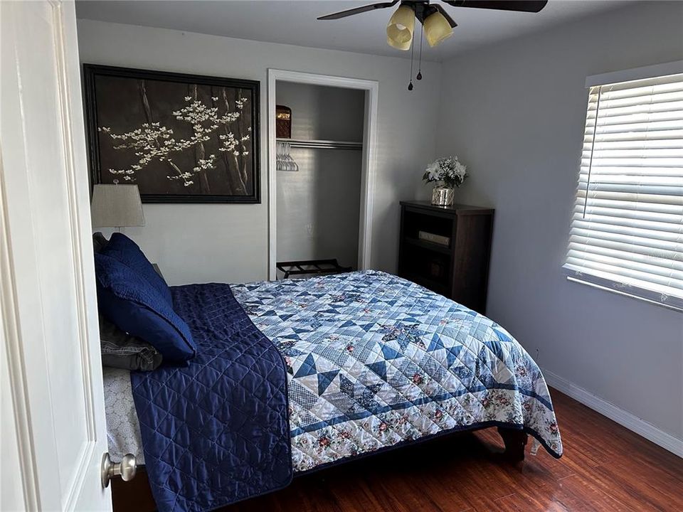 For Rent: $2,200 (2 beds, 1 baths, 960 Square Feet)