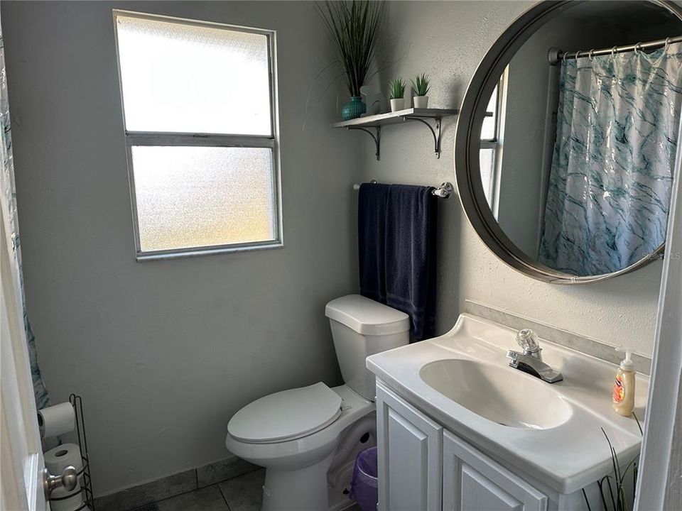 For Rent: $2,200 (2 beds, 1 baths, 960 Square Feet)