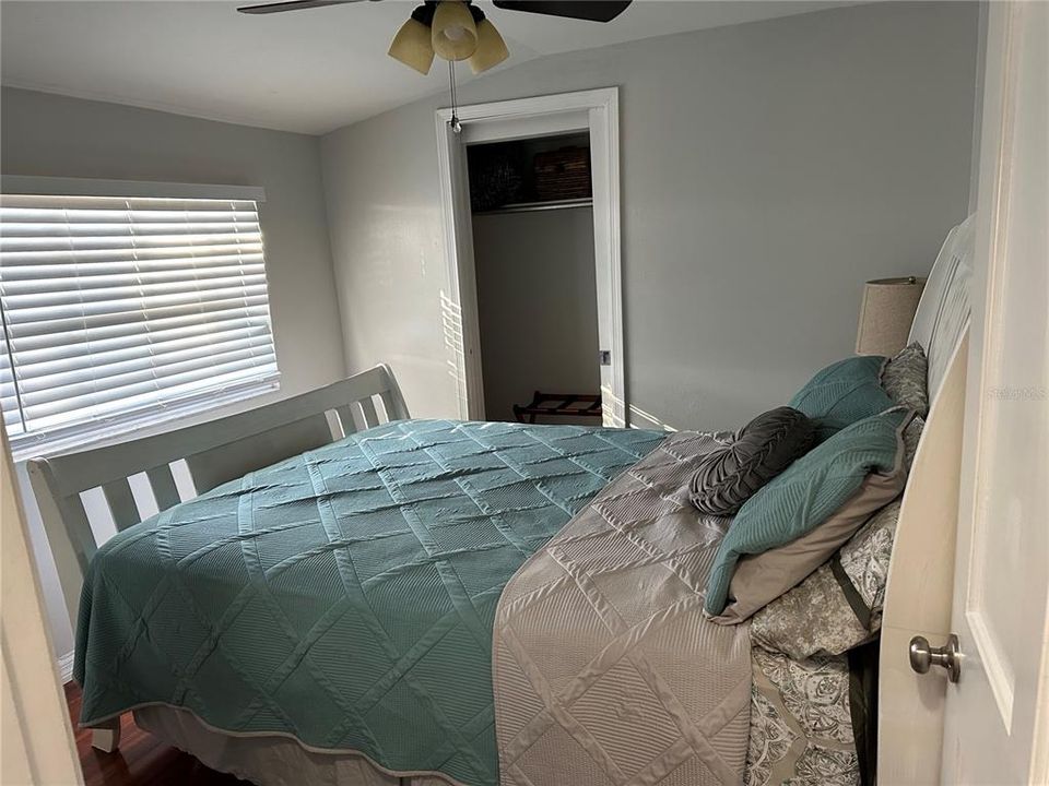 For Rent: $2,200 (2 beds, 1 baths, 960 Square Feet)