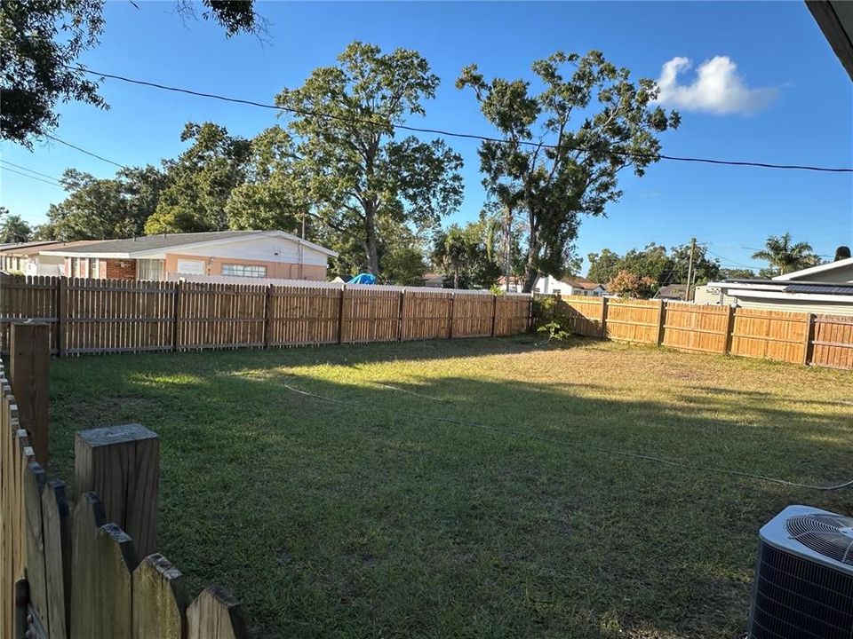 For Rent: $2,200 (2 beds, 1 baths, 960 Square Feet)